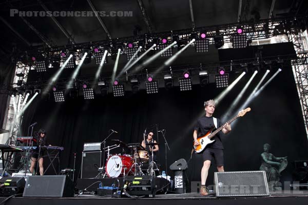 JEANNE ADDED - 2015-07-17 - PARIS - Parvis de l'Hotel de Ville - 